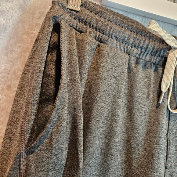 Vuori Mens M The Rise and Shine Performance Jogger Pants Light Gray zip pockets - Picture 6 of 13